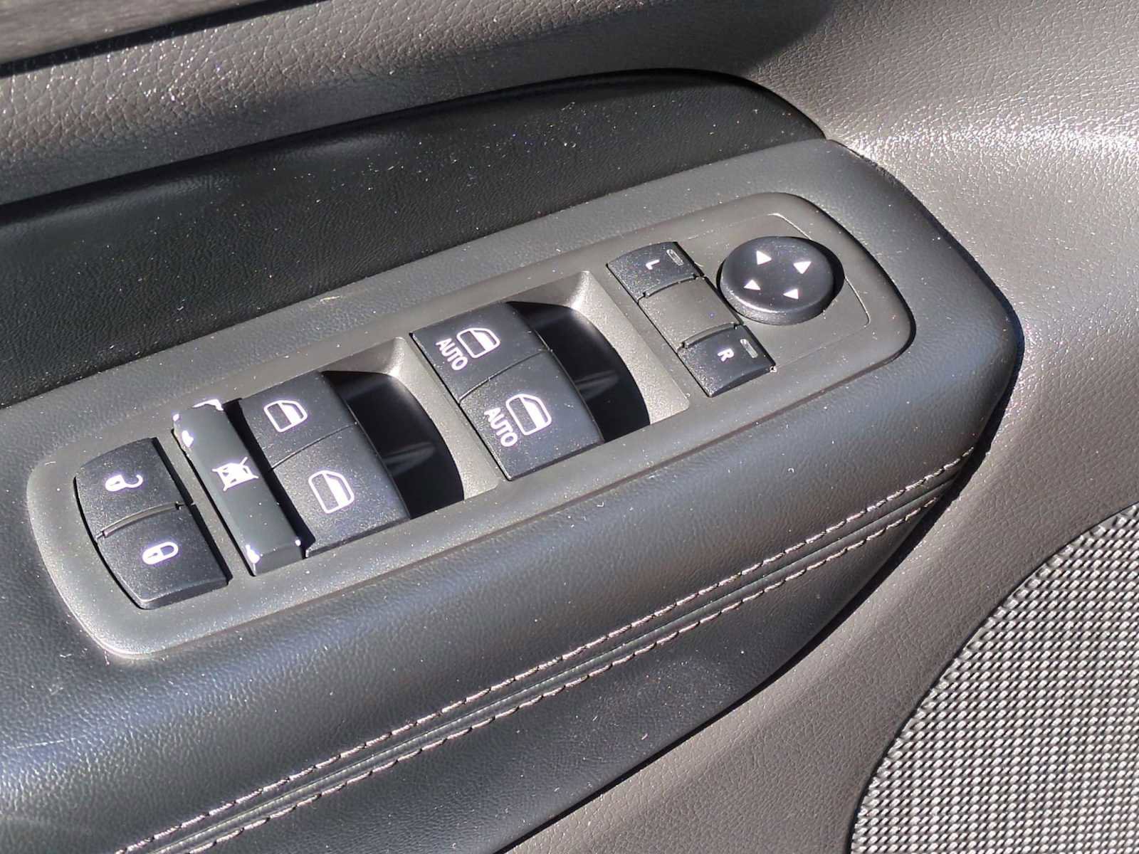 Used 2018 Jeep Grand Cherokee Altitude image 24