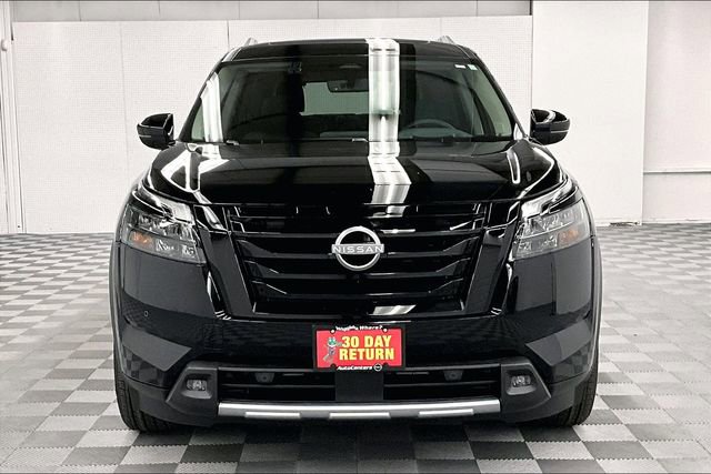 New 2025 Nissan Pathfinder Platinum w/ Lighting Package (N93) image 17