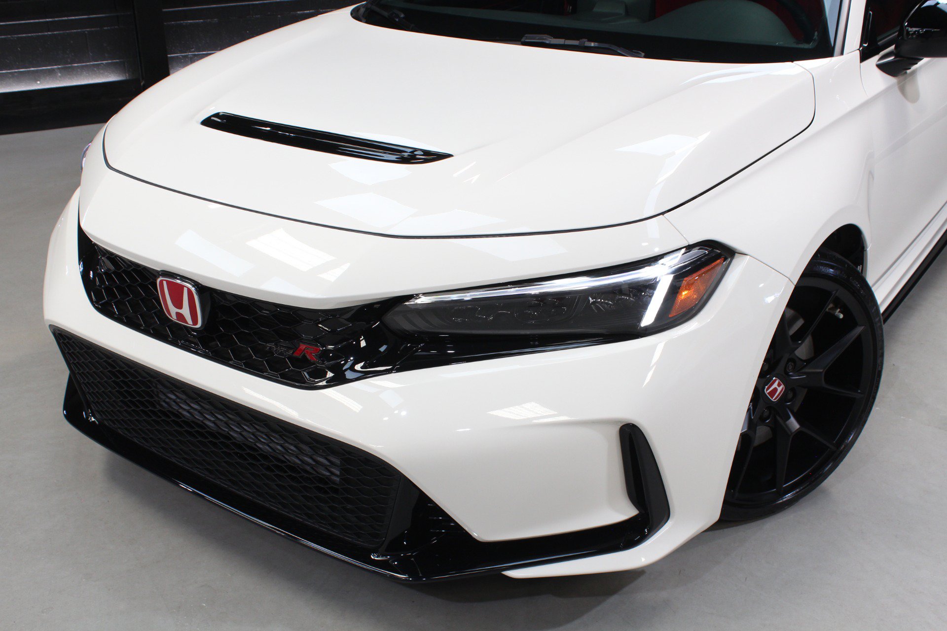 Used 2024 Honda Civic Type R image 4