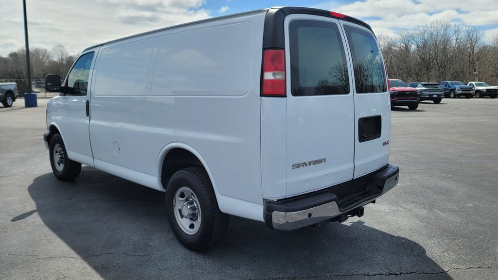 Used 2017 GMC Savana 2500 RWD image 9