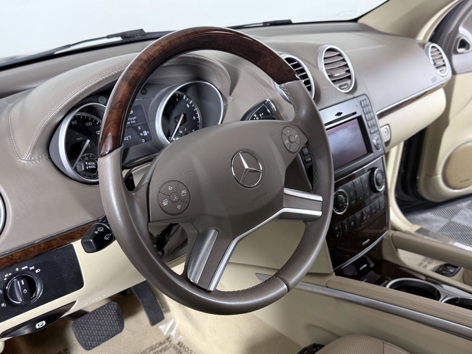 Used 2012 Mercedes-Benz GL 550 4MATIC image 10