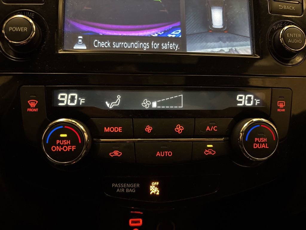 Used 2013 Nissan Rogue SV w/ Premium Pkg image 20