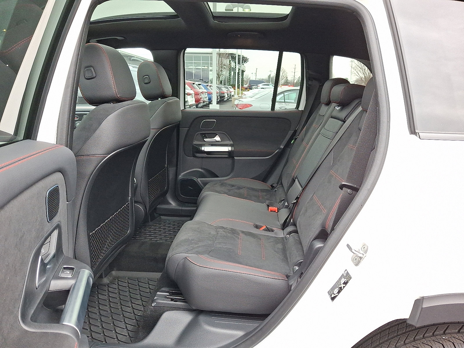 Certified 2025 Mercedes-Benz GLB 250 4MATIC image 10