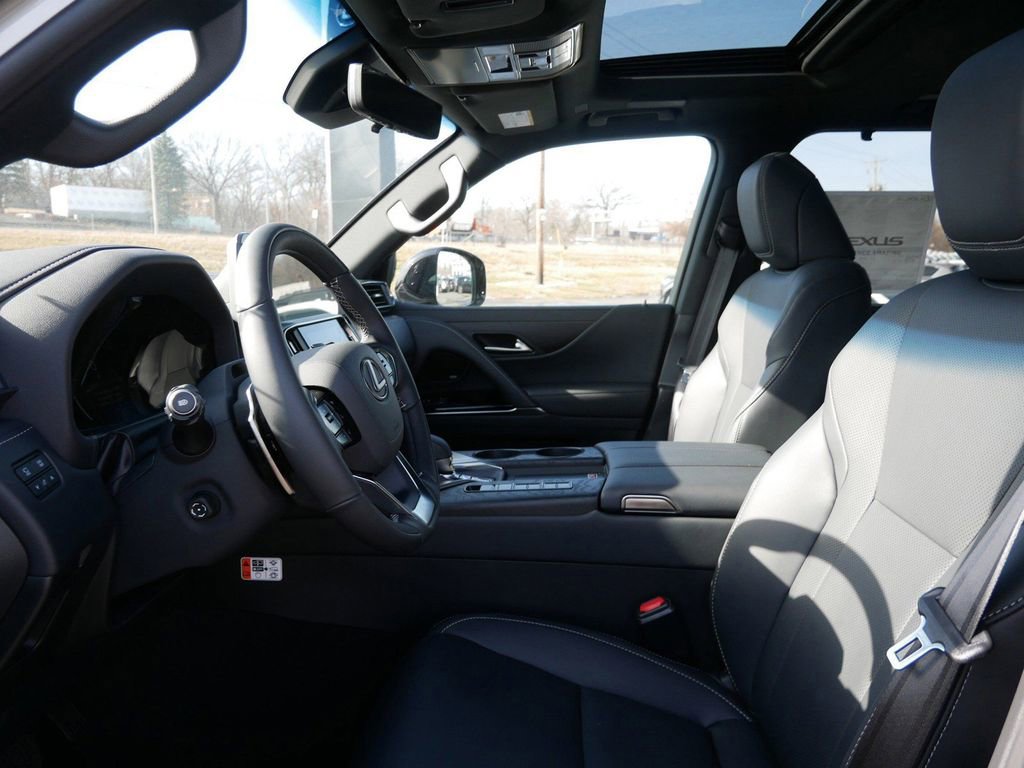 New 2026 Lexus LX 700h Luxury image 9