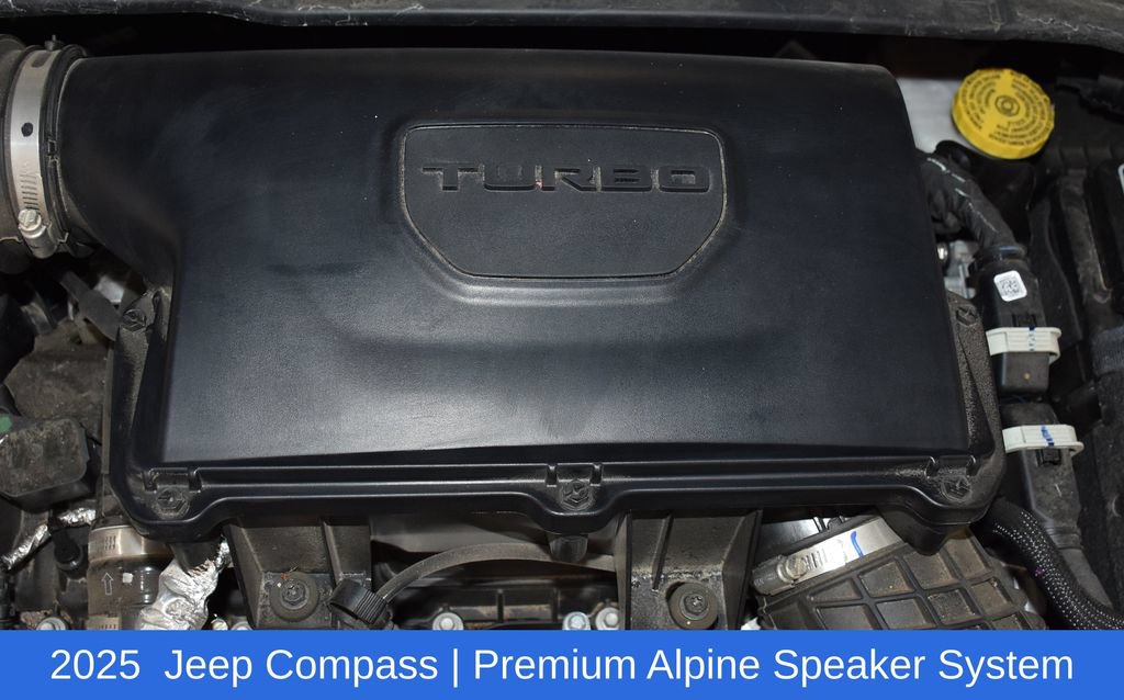 Used 2025 Jeep Compass Latitude w/ Sun & Sound Group AWD/4WD image 7
