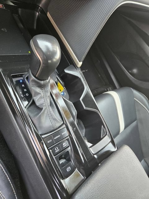 Used 2025 Toyota Camry SE FWD image 16