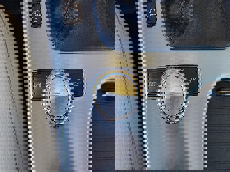 Used 2015 Mercedes-Benz SLK 250 w/ Premium Package image 59