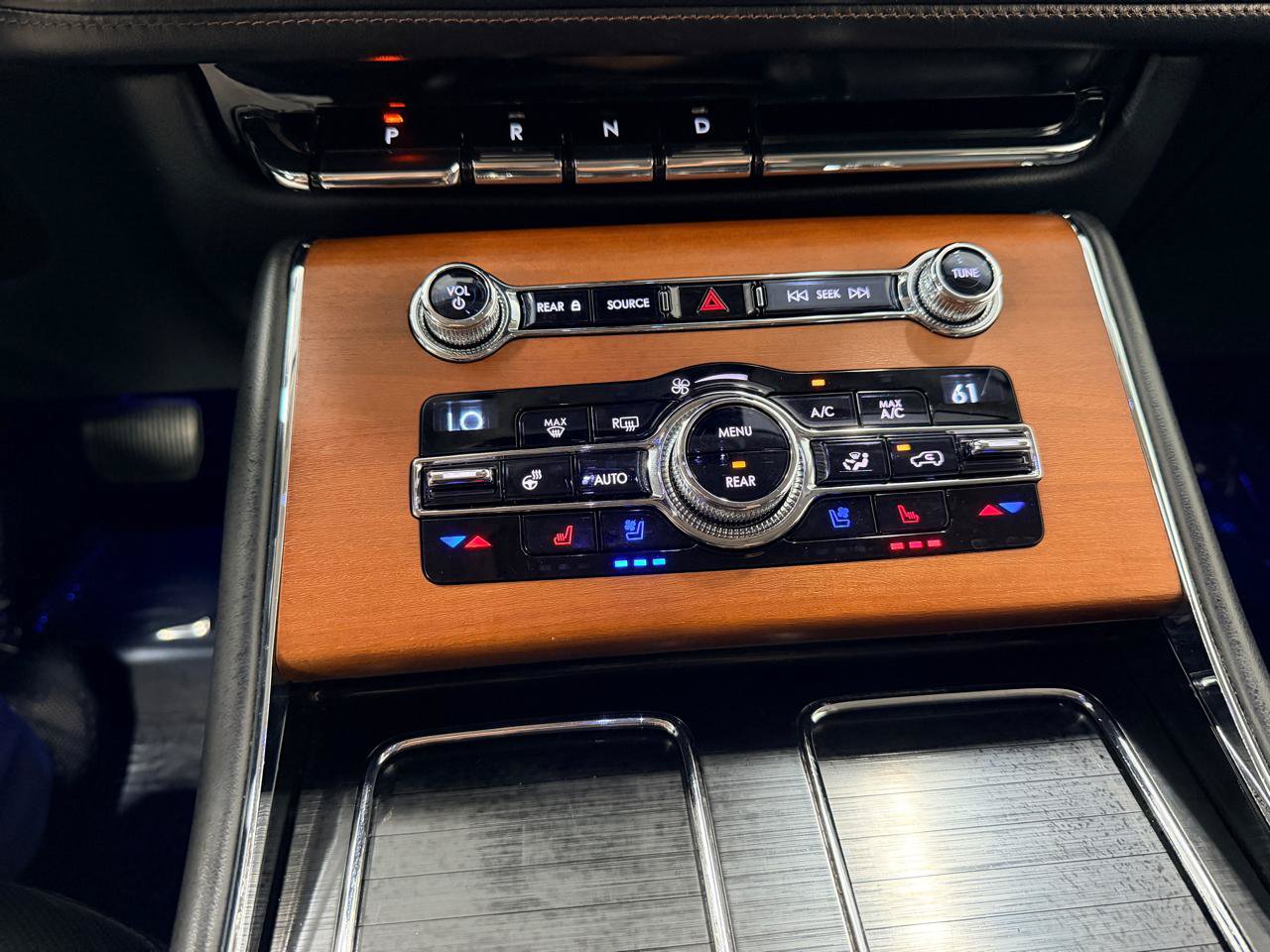 Used 2020 Lincoln Aviator Reserve w/ Equipment Group 201A RWD image 43