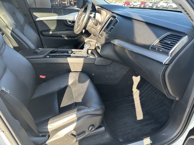 Used 2018 Volvo XC90 T5 Momentum w/ Convenience Package image 28