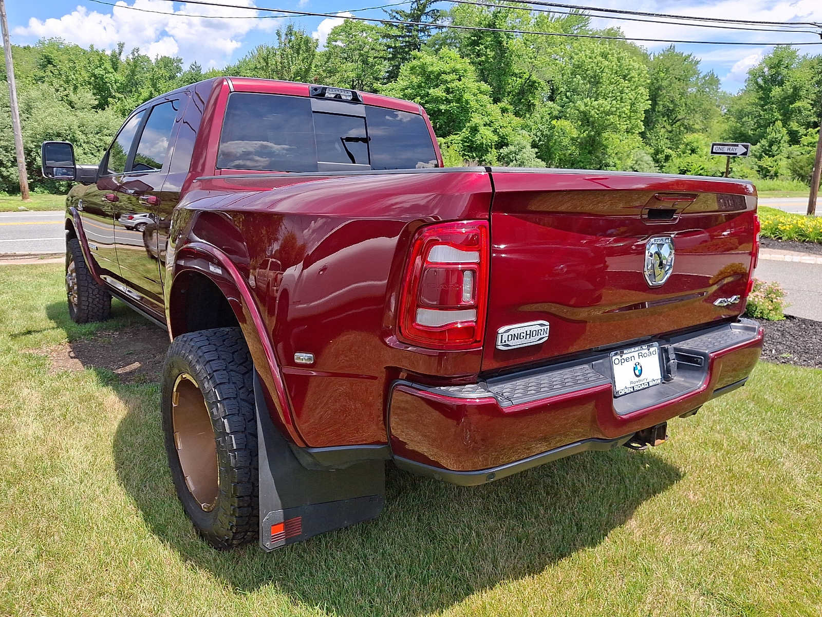 Used 2024 RAM 3500 Limited w/ Towing Technology Group AWD/4WD image 4