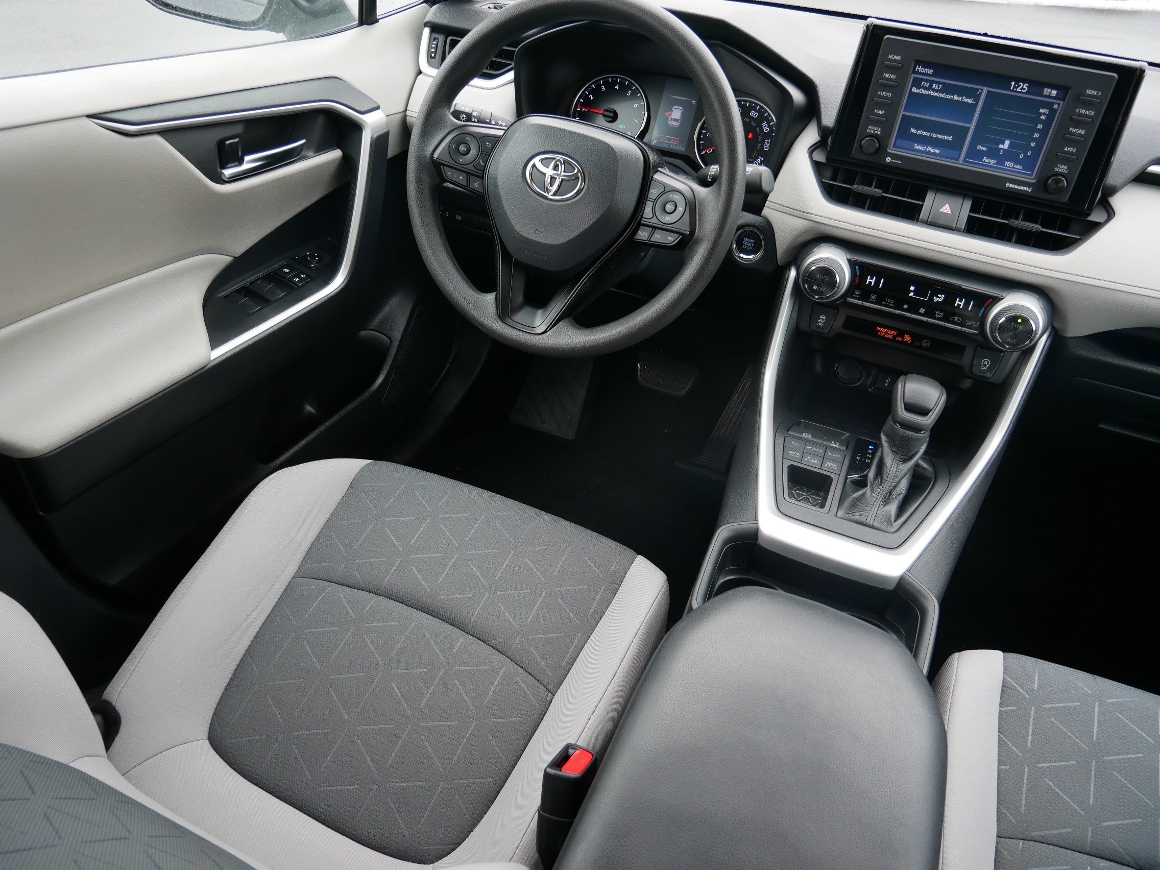 Used 2020 Toyota RAV4 XLE image 9