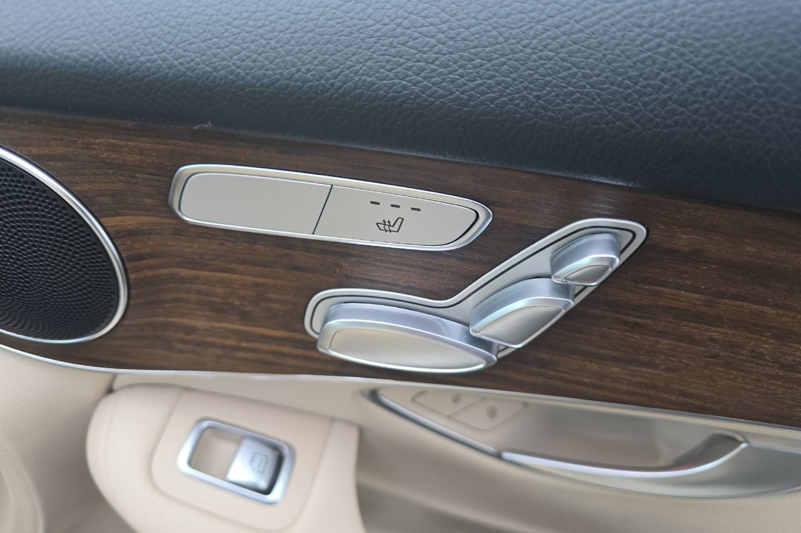 Used 2022 Mercedes-Benz GLC 300 4MATIC image 22