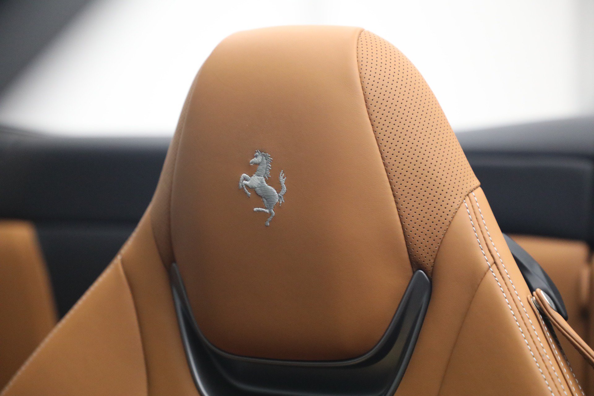 Certified 2019 Ferrari Portofino RWD image 24