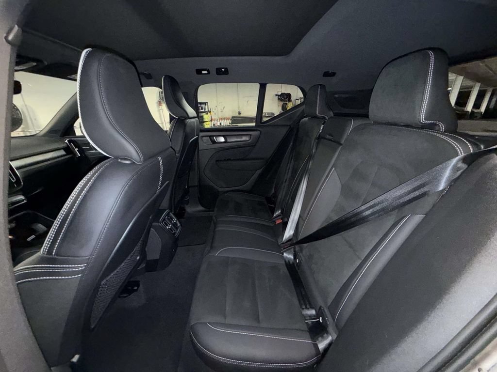 Used 2023 Volvo XC40 Recharge Ultimate w/ Protection Package Premier AWD/4WD image 19