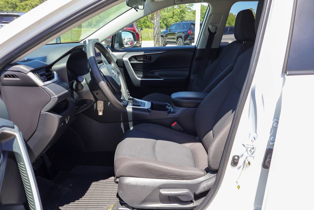 Used 2024 Toyota RAV4 LE image 7