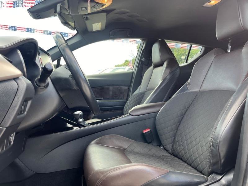 Used 2019 Toyota C-HR Limited FWD image 9
