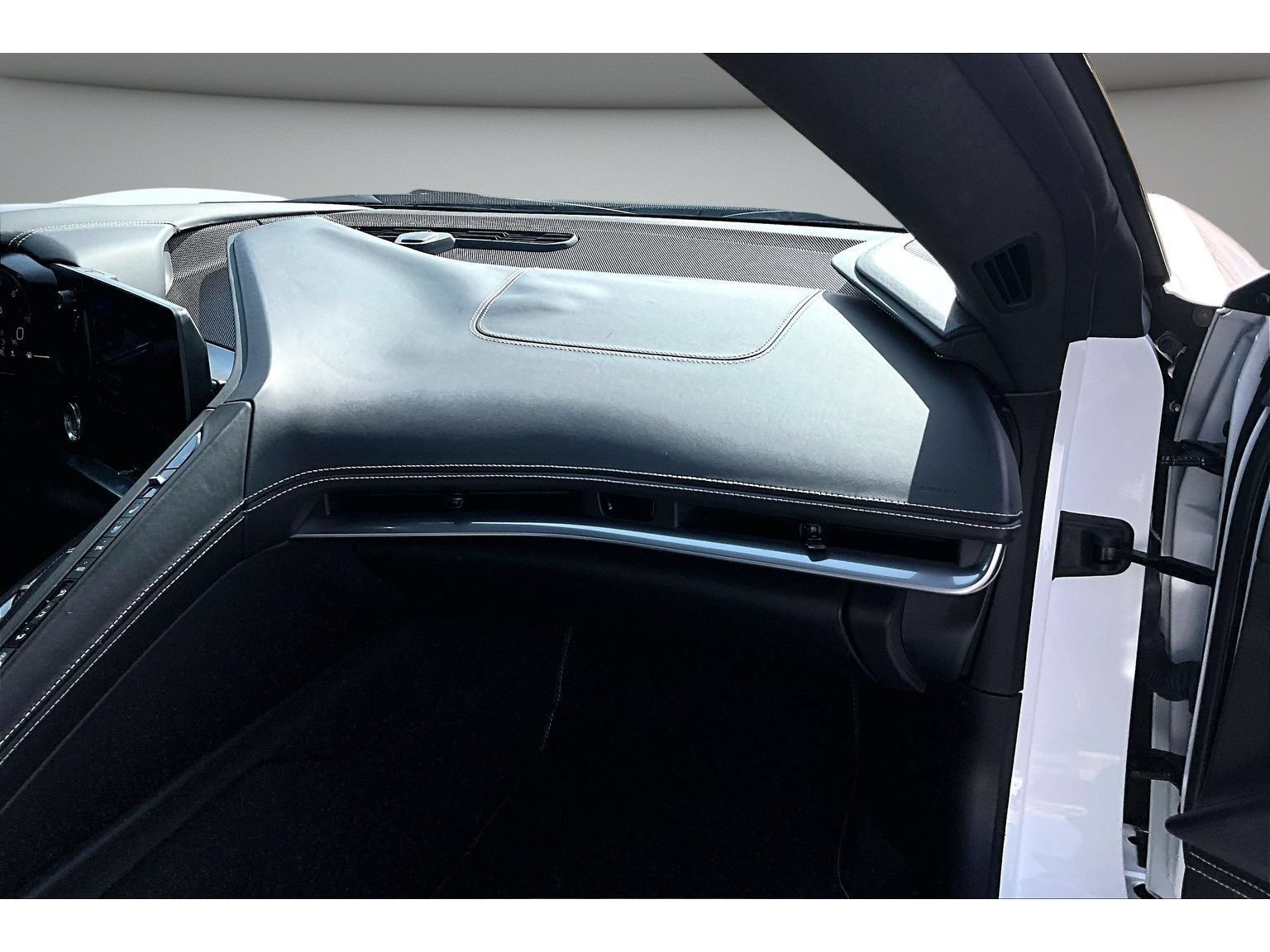 Used 2022 Chevrolet Corvette Stingray Premium Conv w/ Z51 Performance Package RWD image 42