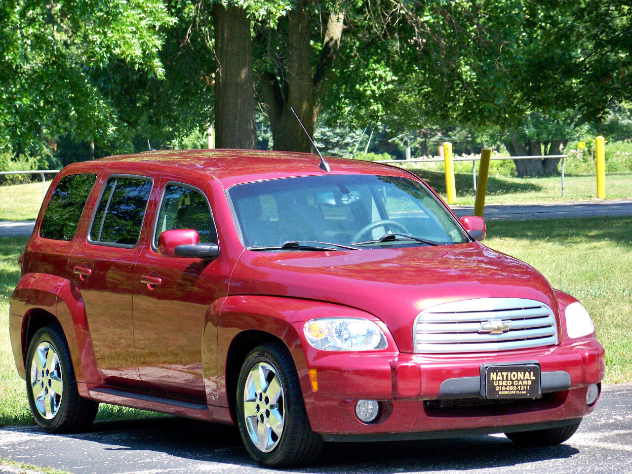 Used 2008 Chevrolet HHR LT w/ Enhanced Safety Package image 2