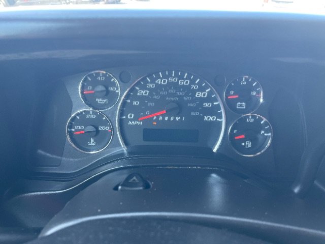 Used 2015 Chevrolet Express 2500 w/ Chrome Appearance Package RWD image 12