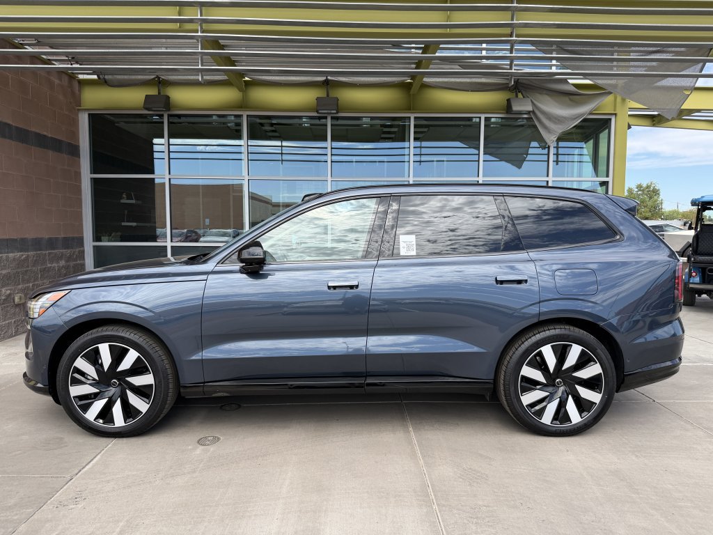 Used 2025 Volvo EX90 Ultra AWD/4WD image 7