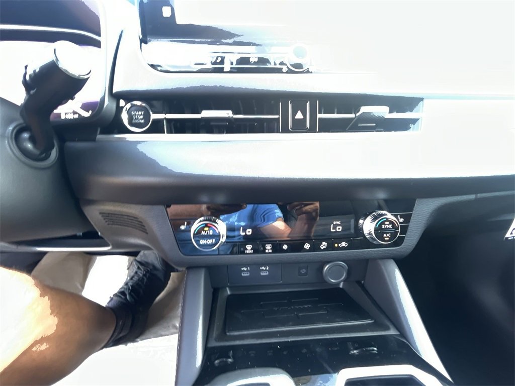 New 2025 Mitsubishi Outlander SE image 19