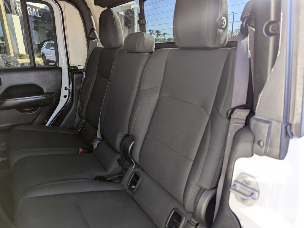 Used 2020 Jeep Gladiator Overland image 14