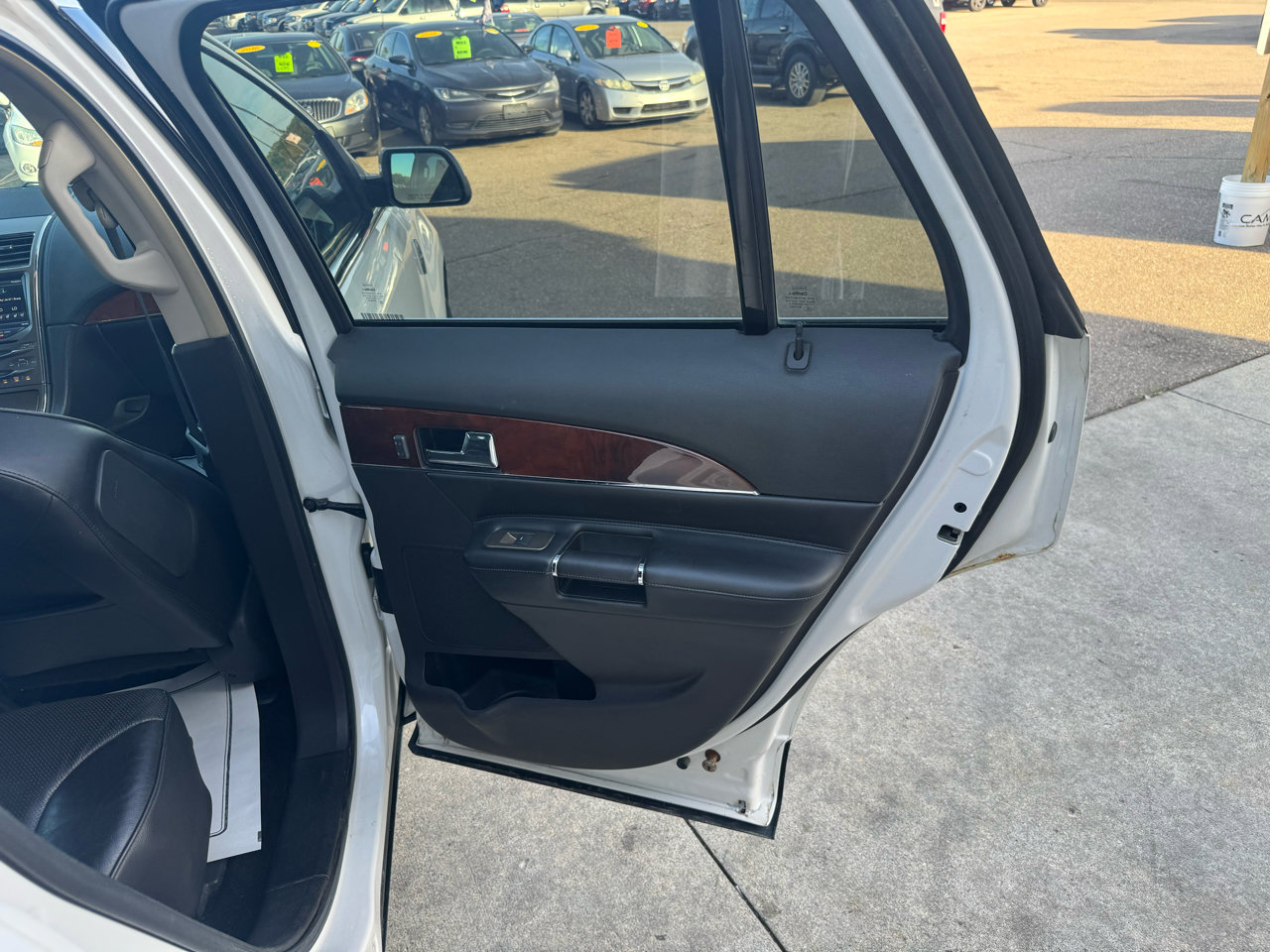 Used 2011 Lincoln MKX AWD w/ 102A Rapid Spec Order Code image 16