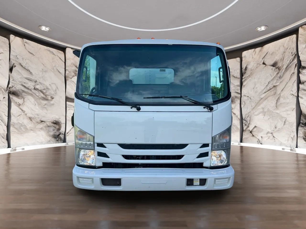 Used 2019 Isuzu NPR RWD image 2