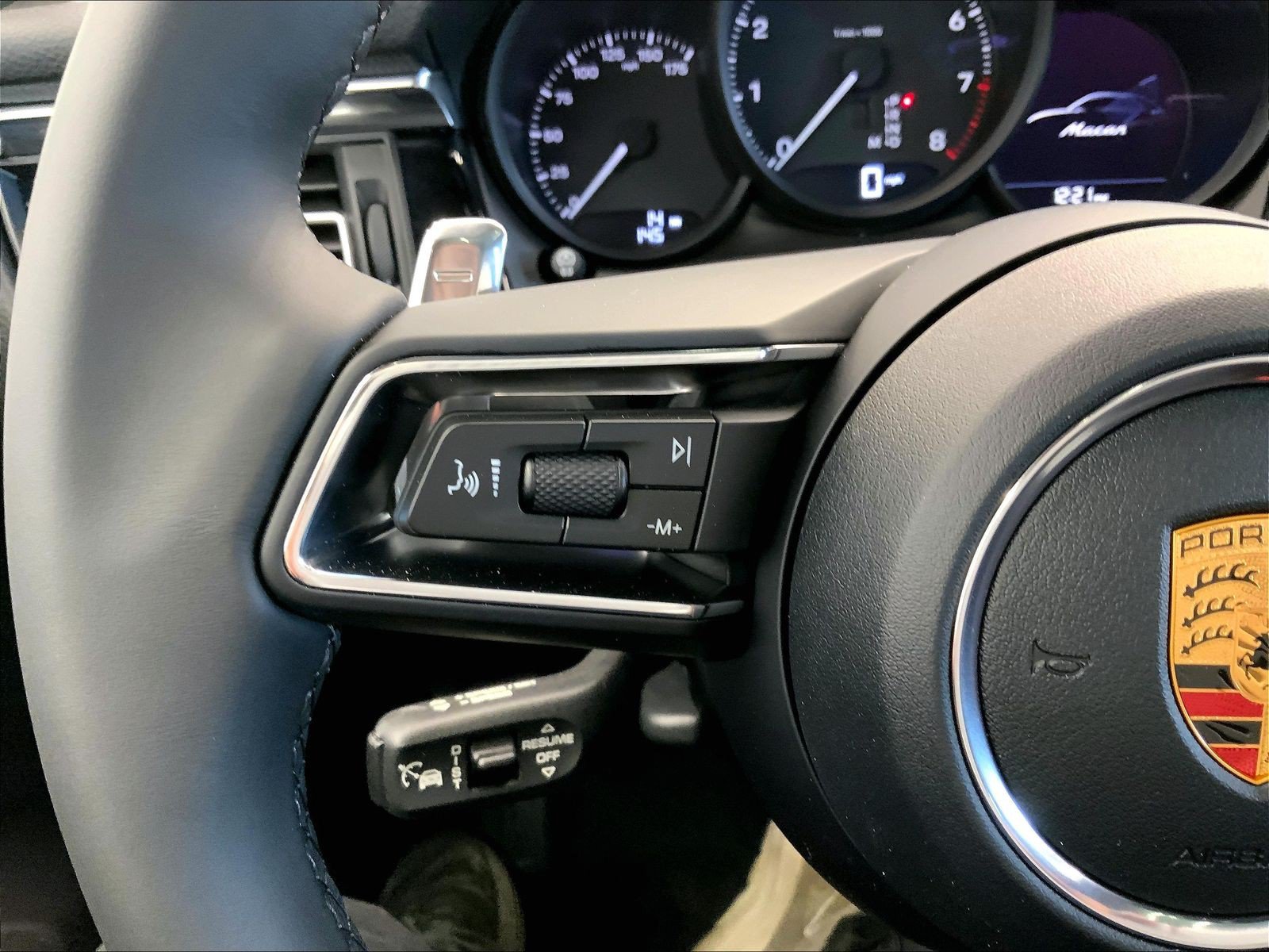 Certified 2026 Porsche Macan AWD/4WD image 14