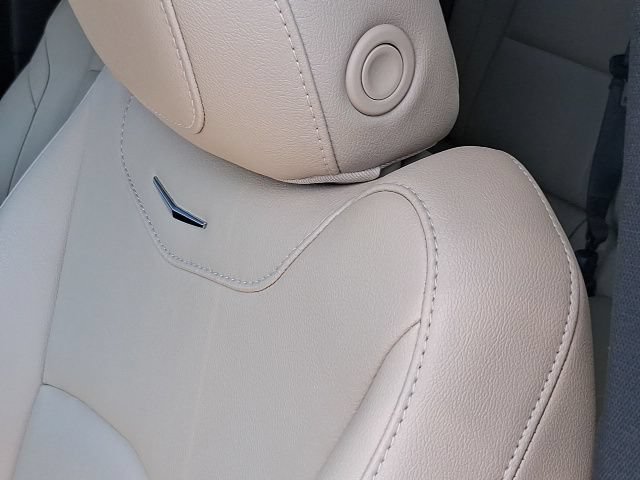 Used 2024 Cadillac XT4 Luxury w/ LPO, Floor Liner Package FWD image 20