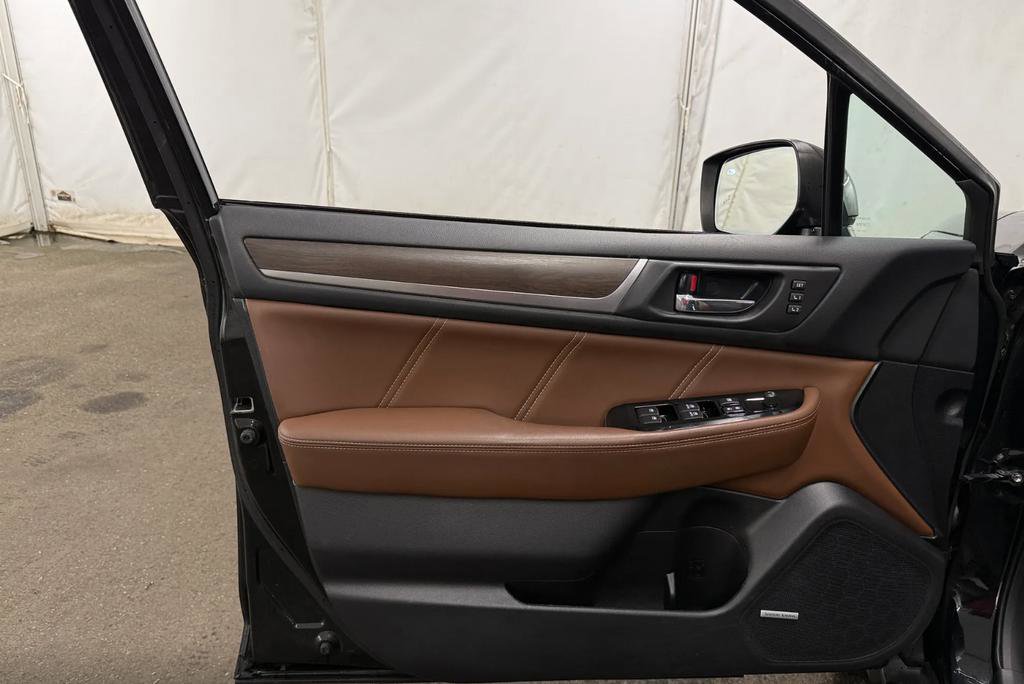 Used 2017 Subaru Outback 2.5i Touring w/ Popular Package #5A image 9