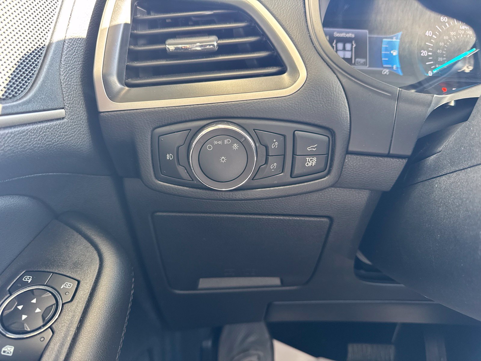 Certified 2024 Ford Edge SEL w/ Convenience Package AWD/4WD image 23