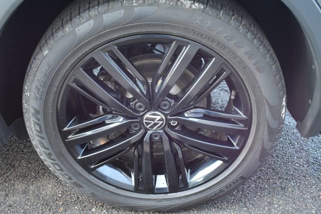 Used 2022 Volkswagen Tiguan SE R-Line image 48