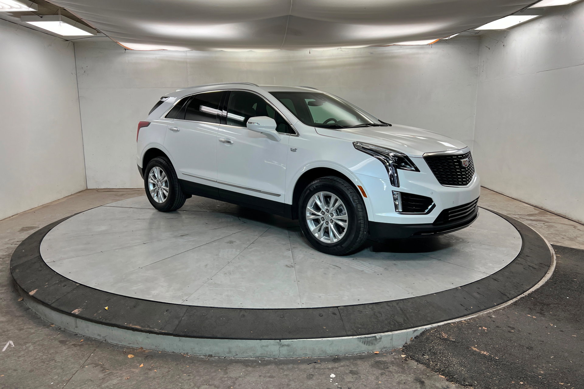 New 2025 Cadillac XT5 Luxury w/ LPO, Floor Liner Package image 8