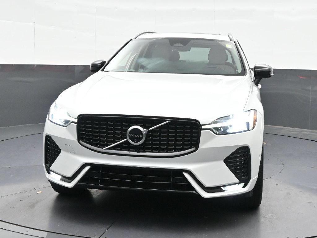 Certified 2024 Volvo XC60 B5 Plus AWD/4WD image 9