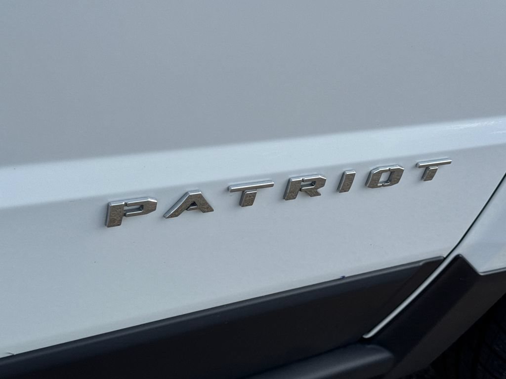 Used 2017 Jeep Patriot Latitude AWD/4WD image 8