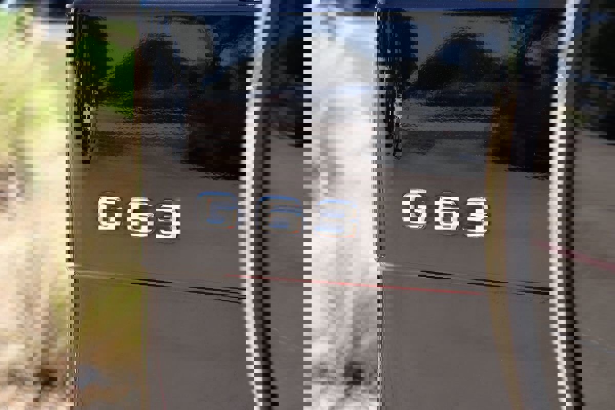 Used 2015 Mercedes-Benz G 63 AMG 4MATIC w/ PA6 Package image 11