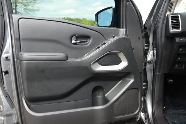 Used 2023 Nissan Frontier SV w/ Technology Package RWD image 22