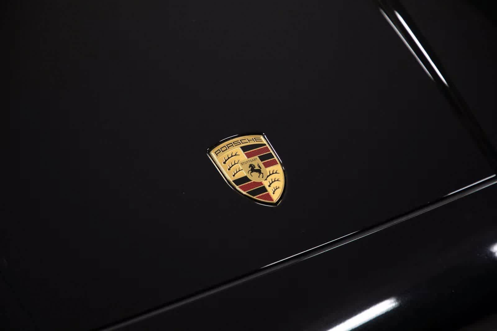 Certified 2025 Porsche Cayenne AWD/4WD image 34
