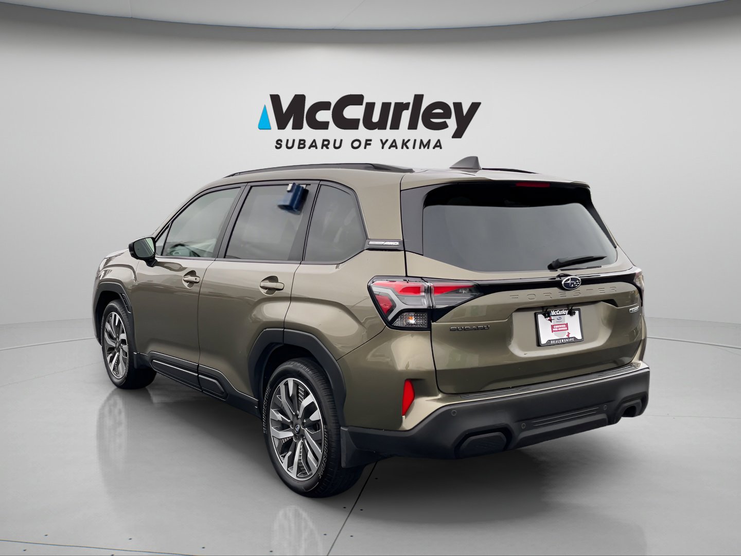 Used 2025 Subaru Forester Touring image 3