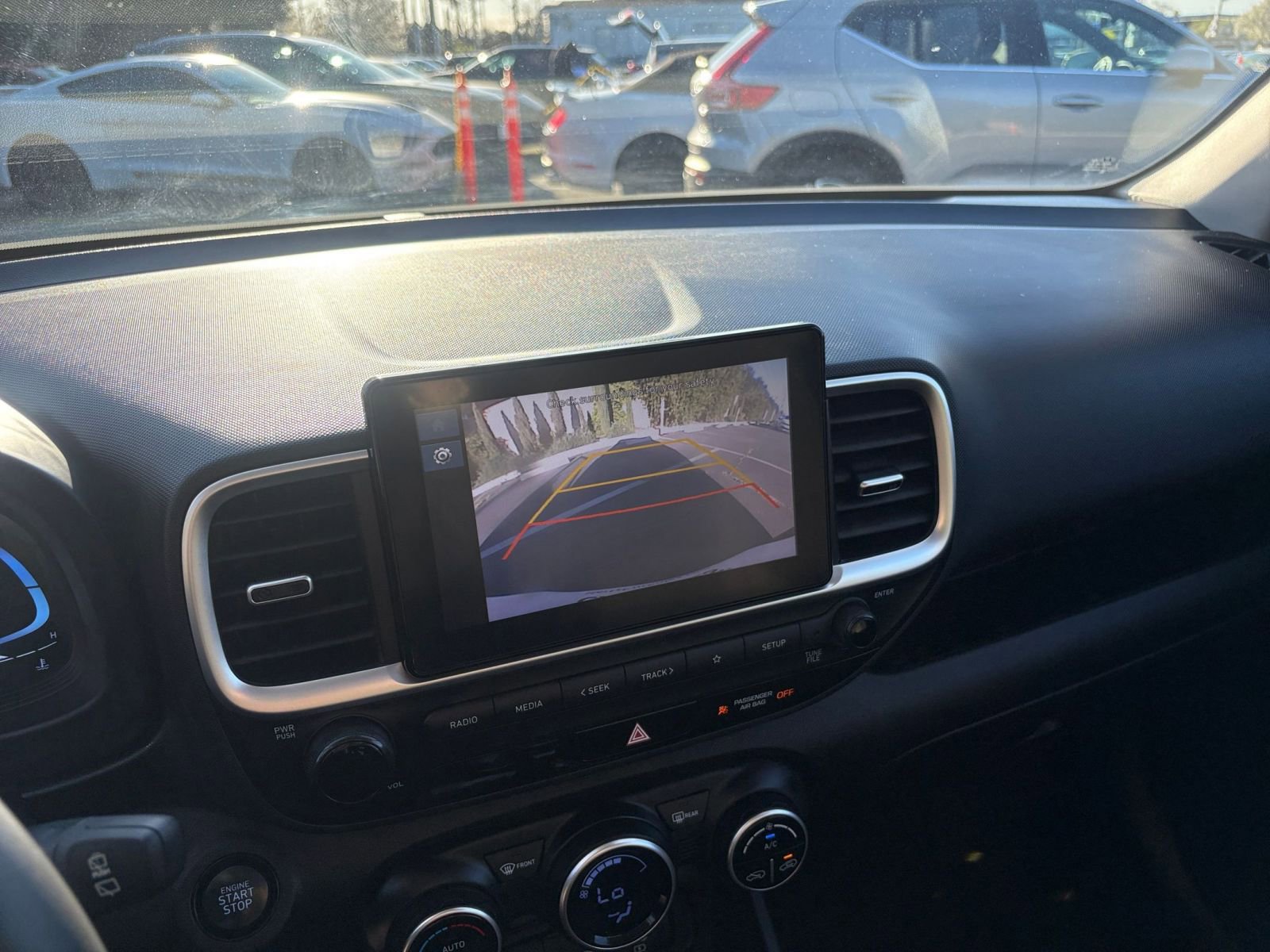 Used 2025 Hyundai Venue SEL image 22