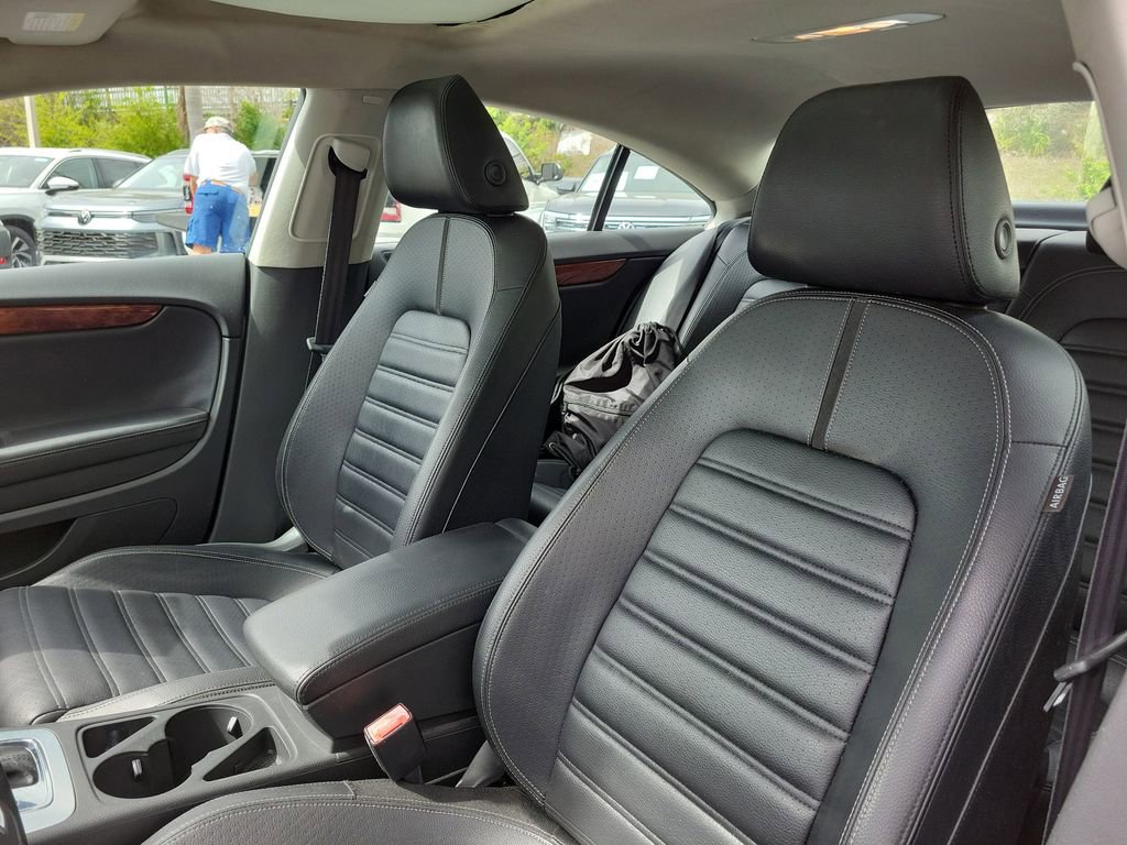 Used 2011 Volkswagen CC Lux image 22
