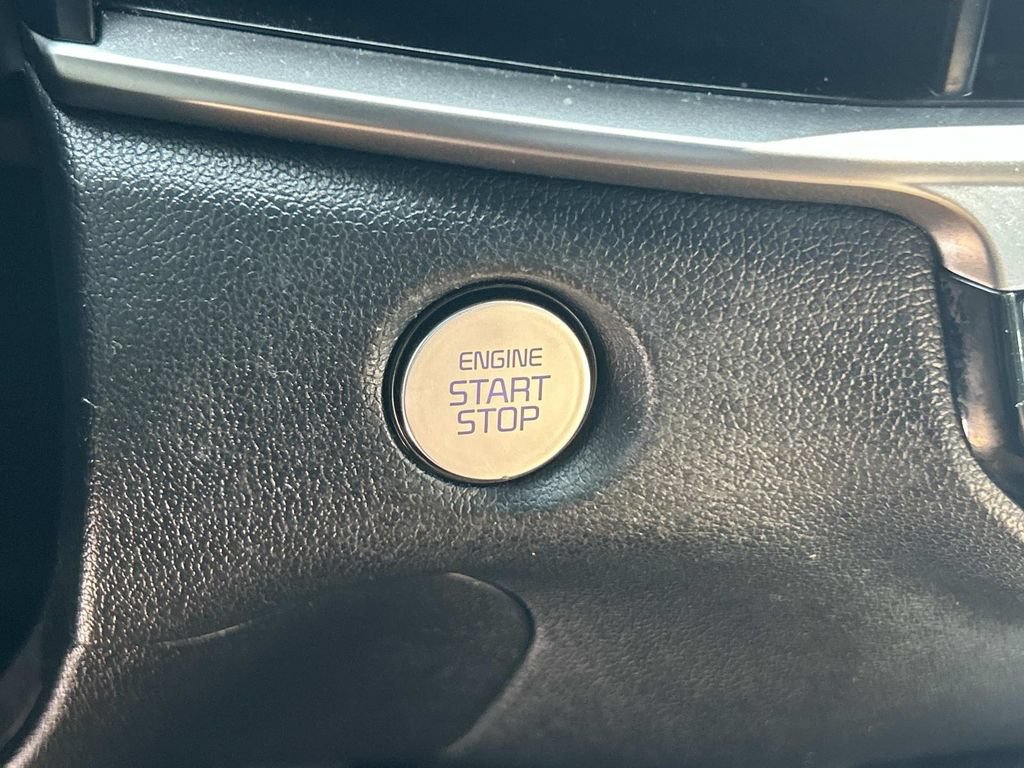 Used 2025 Kia Sorento S FWD image 38