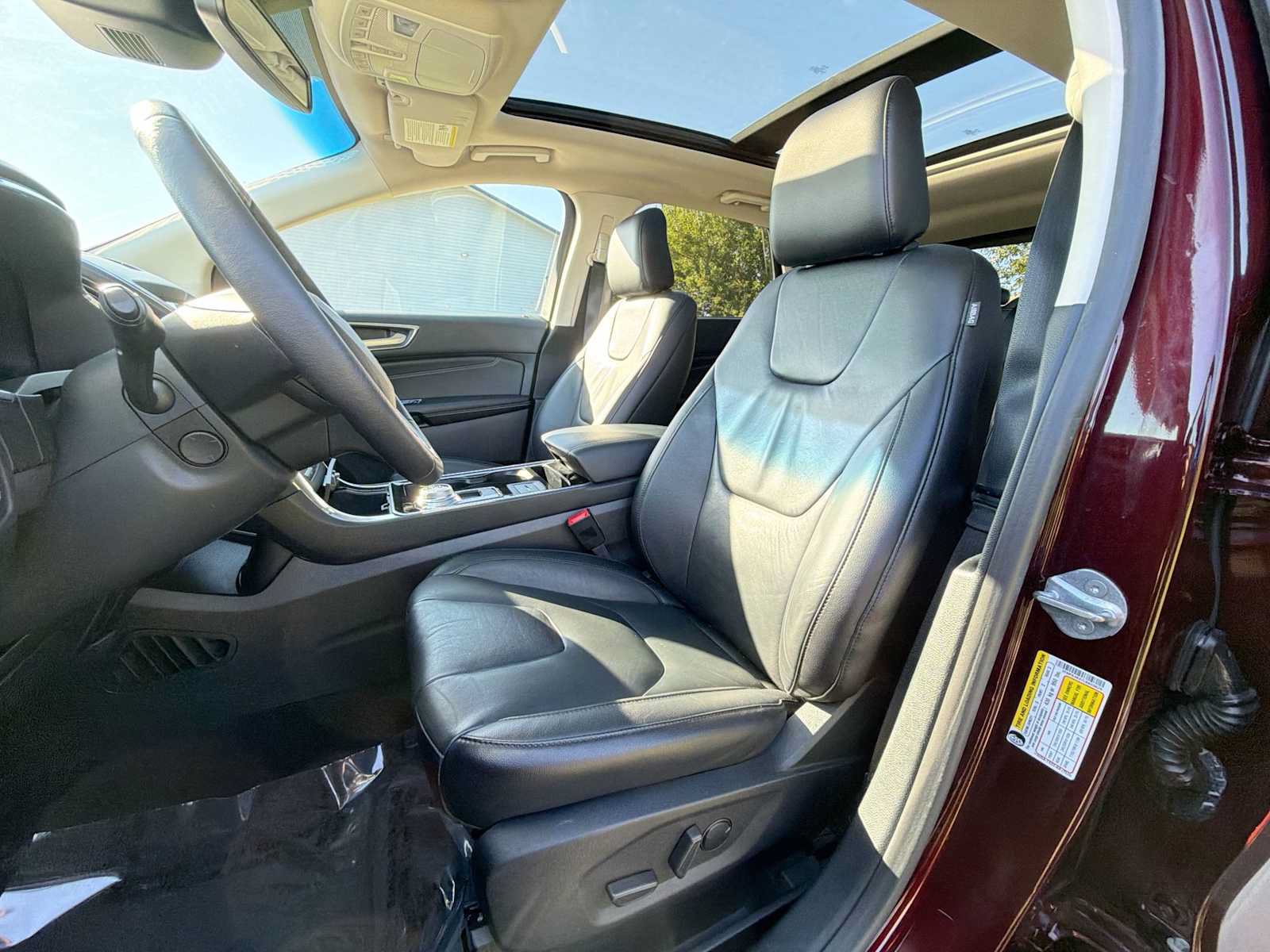 Used 2020 Ford Edge Titanium AWD/4WD image 13
