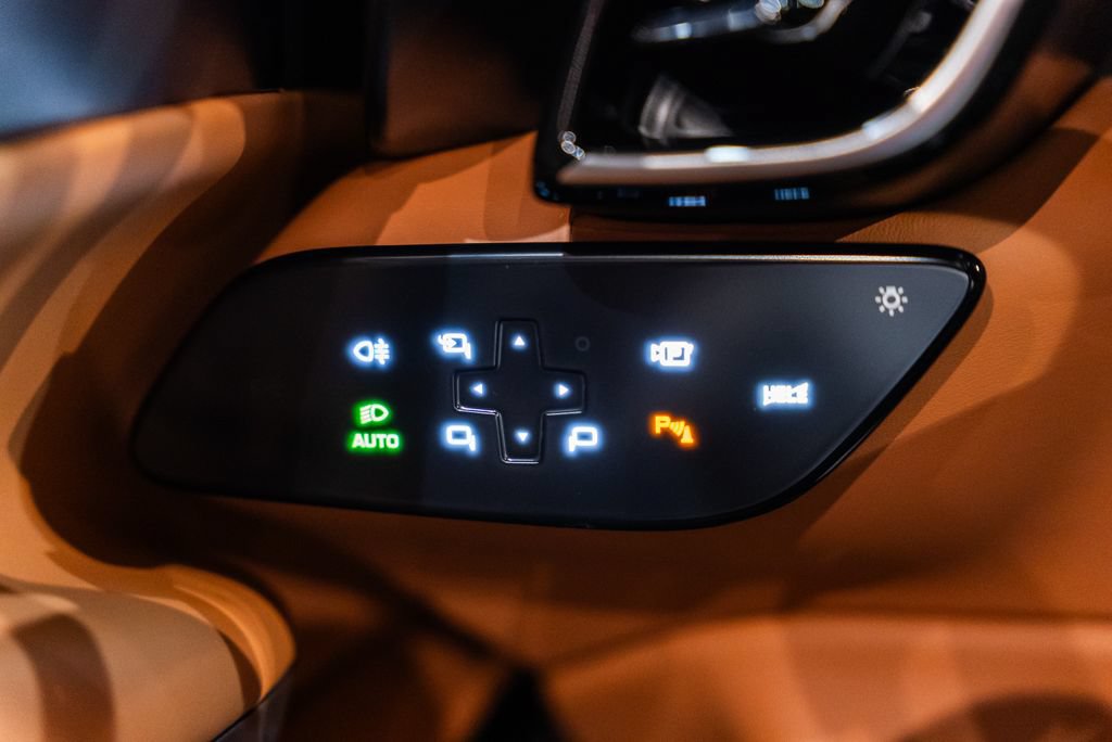 Used 2026 Ferrari Roma Spider RWD image 34
