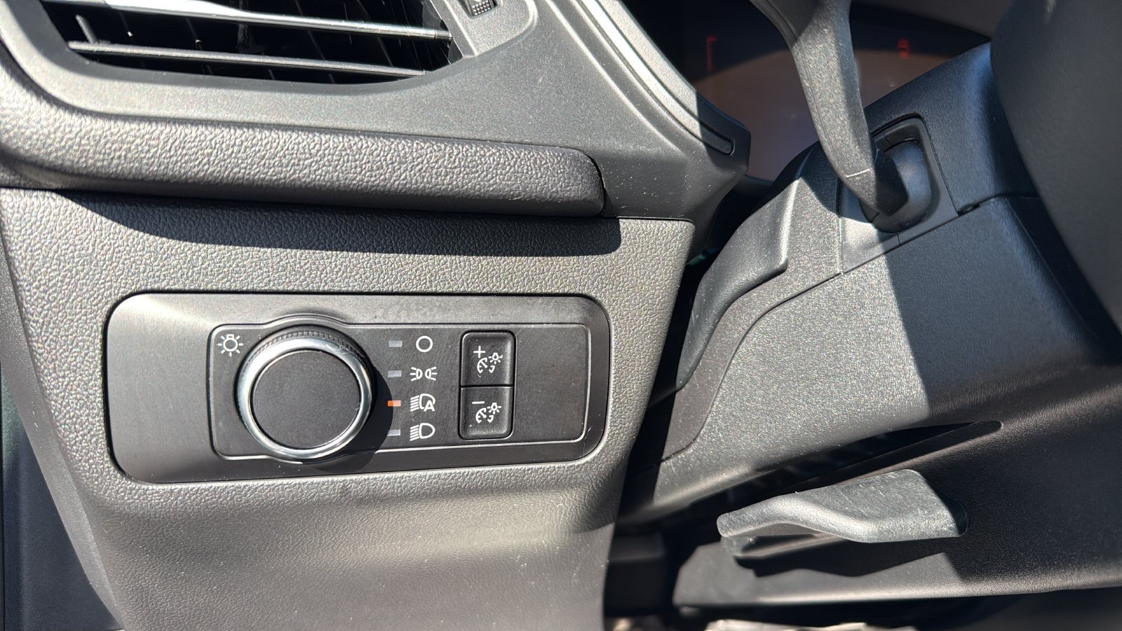 Used 2025 Ford Escape Active FWD image 17