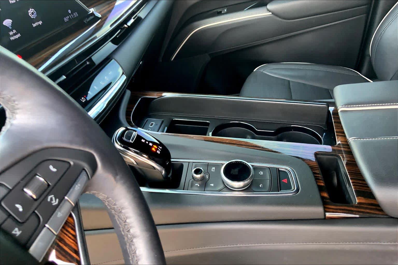 Used 2023 Cadillac Escalade Premium Luxury w/ LPO, Radiant Package AWD/4WD image 17