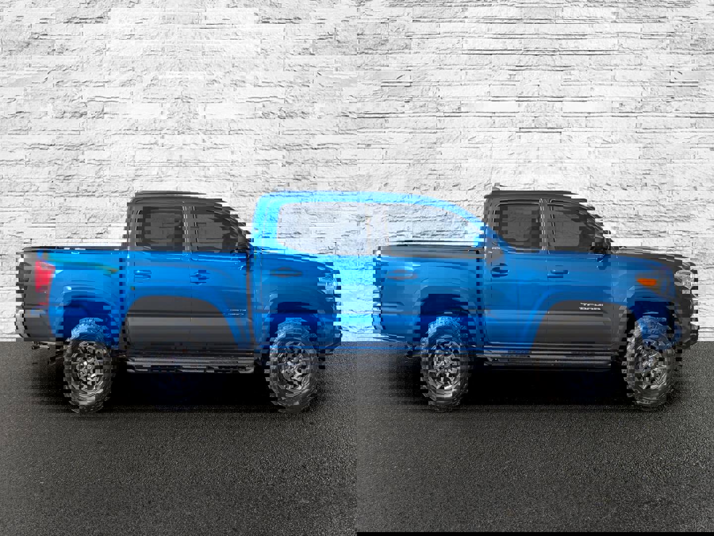 Used 2018 Toyota Tacoma SR5 image 5