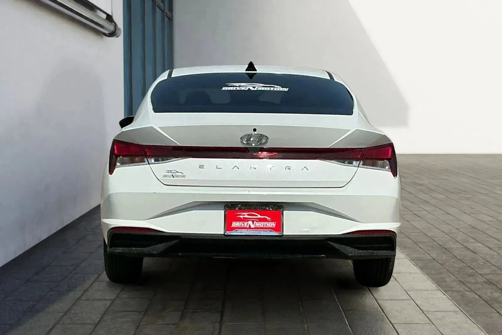Used 2022 Hyundai Elantra SE image 6