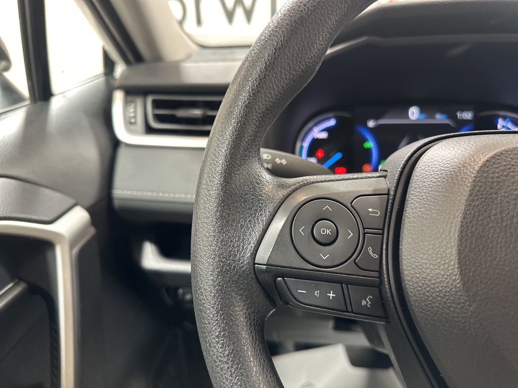 Used 2025 Toyota RAV4 LE image 29